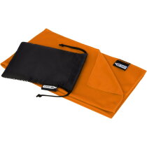 Raquel gerecyclede PET sport koelhanddoek in een pouch